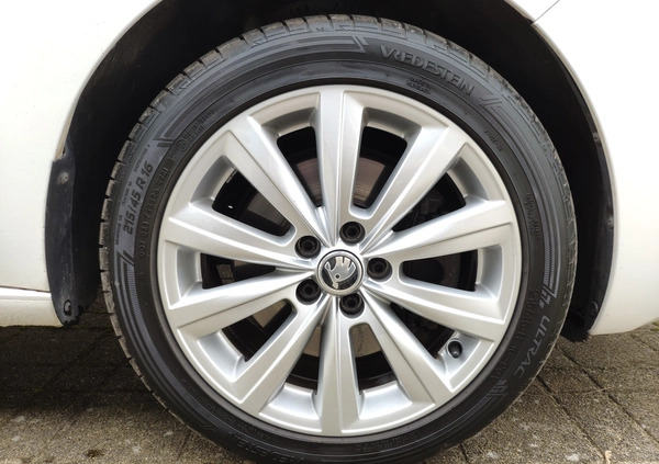 Skoda RAPID cena 32900 przebieg: 173600, rok produkcji 2018 z Sieraków małe 277